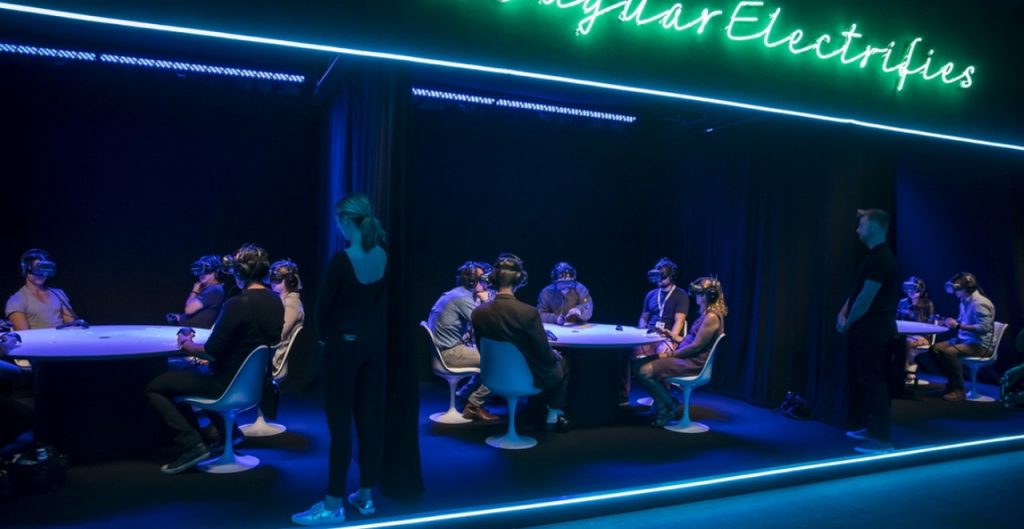 מציאות מדומה חברתית מכונית חדשה ליגואר