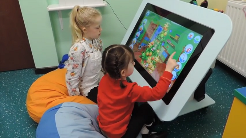 מסכי מגע אינטראקטיביים לילדים2