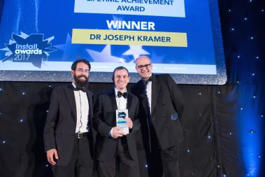 פרס מפעל חיים למייסד חברת קרמר