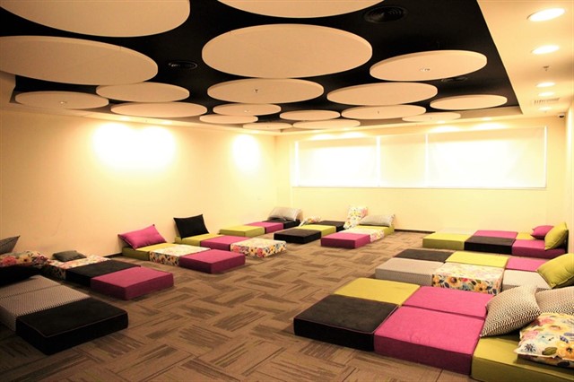 'קרמר אלקטרוניקה' מתקשבת את המכללה האקדמית להנדסה בירושלים