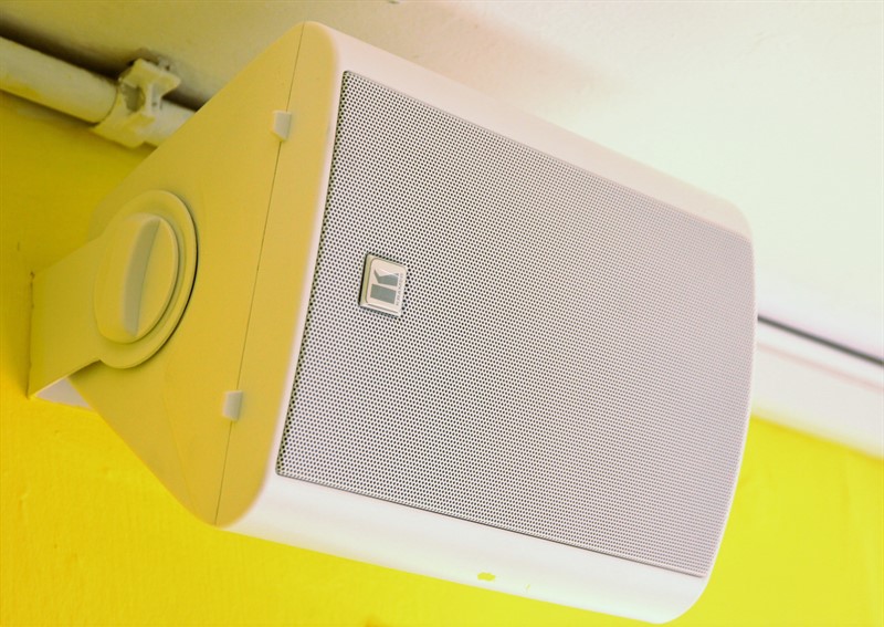 רמקול קרמר אולפנת צפירה (צילום AVM)