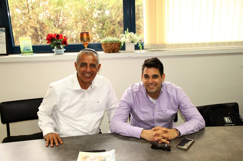 עציון שמעוני ומאיר נגר - אולפנת צפירה צילום AVM