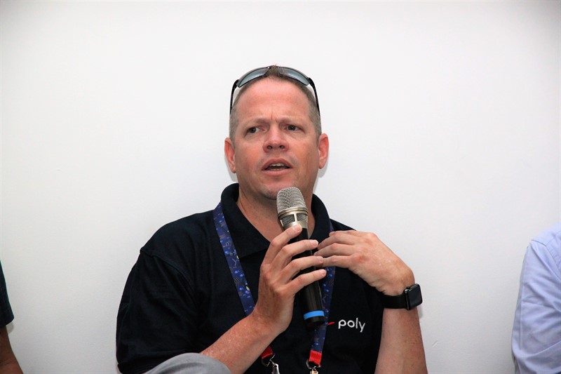 דן אנגל, פוליקום