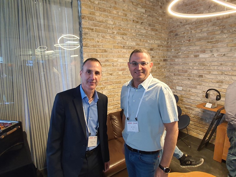 תמיר שמואלי- מנכ"ל Nextel וניר רונן- מנכ"ל ועידן (תמונה - אתר AVM)