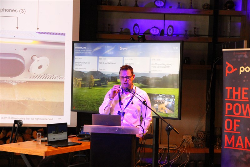 ניל פלוסטר, Poly